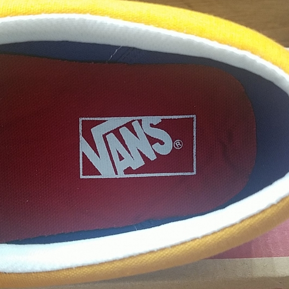 Van's Era BRAND New - Picture 3 of 10